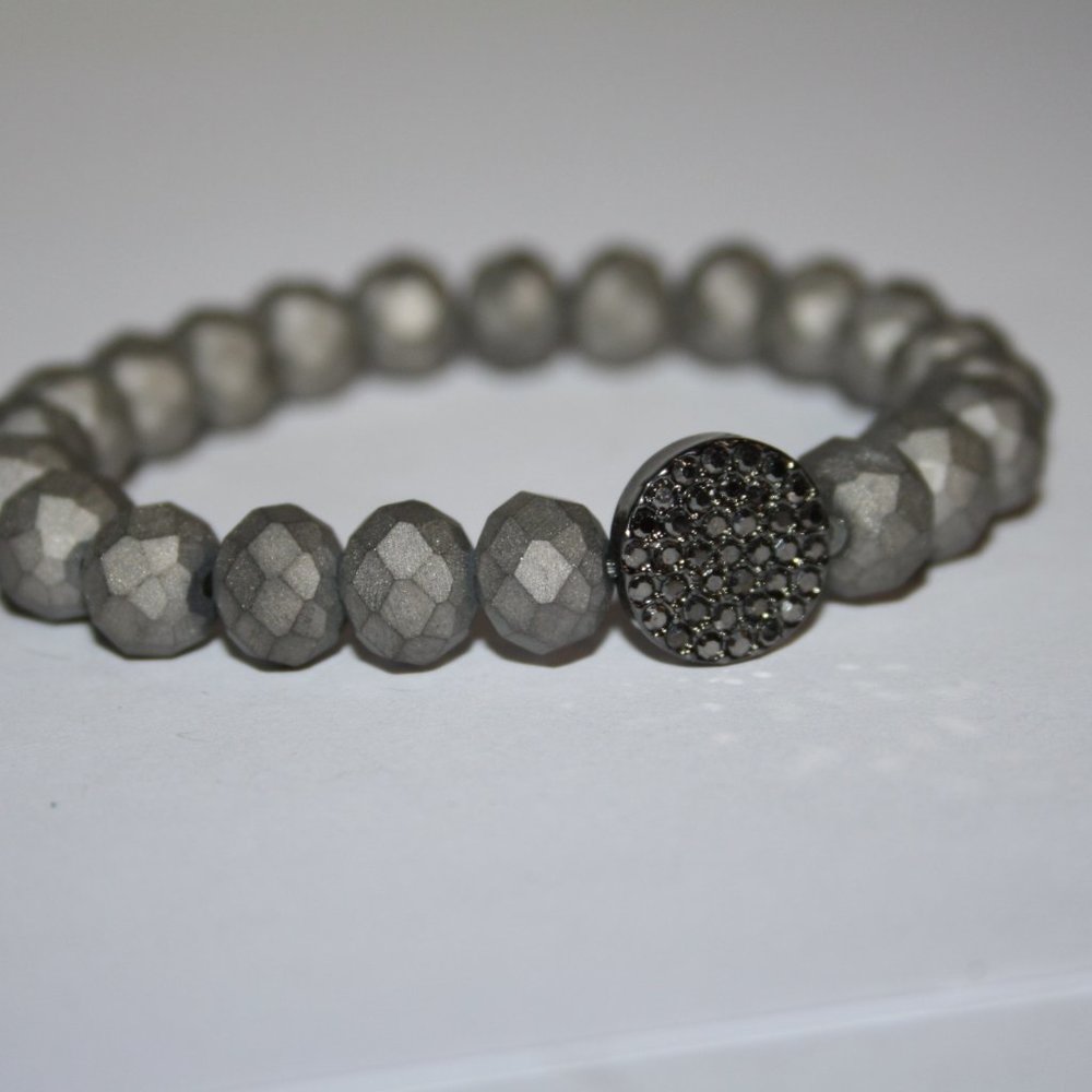 ✨ Gray Beaded Bracelet · 7"